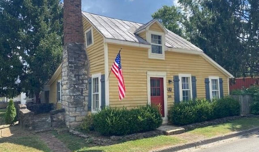 201 E John Fitch Ave, Bardstown, KY 40004 - 2 Beds, 1 Bath