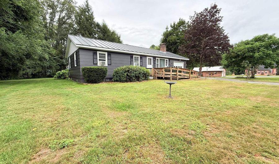 41 Wheeler Ave, Charlestown, NH 03603 - 3 Beds, 1 Bath