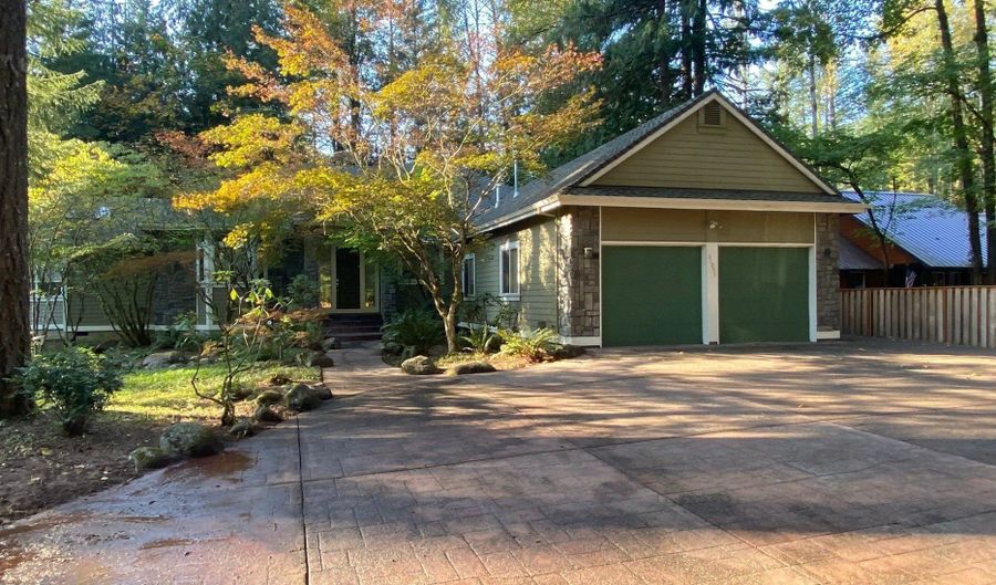 61841 E SALMON St, Brightwood, OR 97011 - 3 Beds, 3 Bath