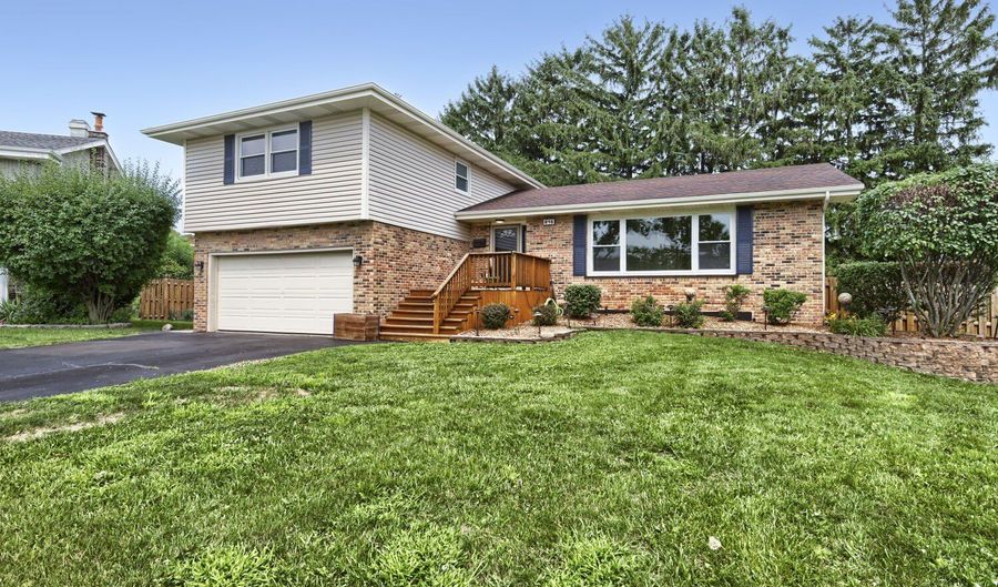 816 W Heritage Dr, Addison, IL 60101 - 3 Beds, 3 Bath