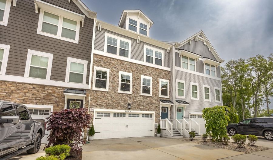 12452 SEA OAKS Ln 5, Berlin, MD 21811 - 3 Beds, 4 Bath