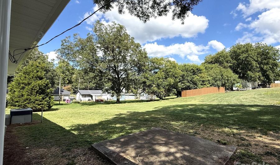 406 Church St, Albemarle, NC 28001 - 2 Beds, 1 Bath