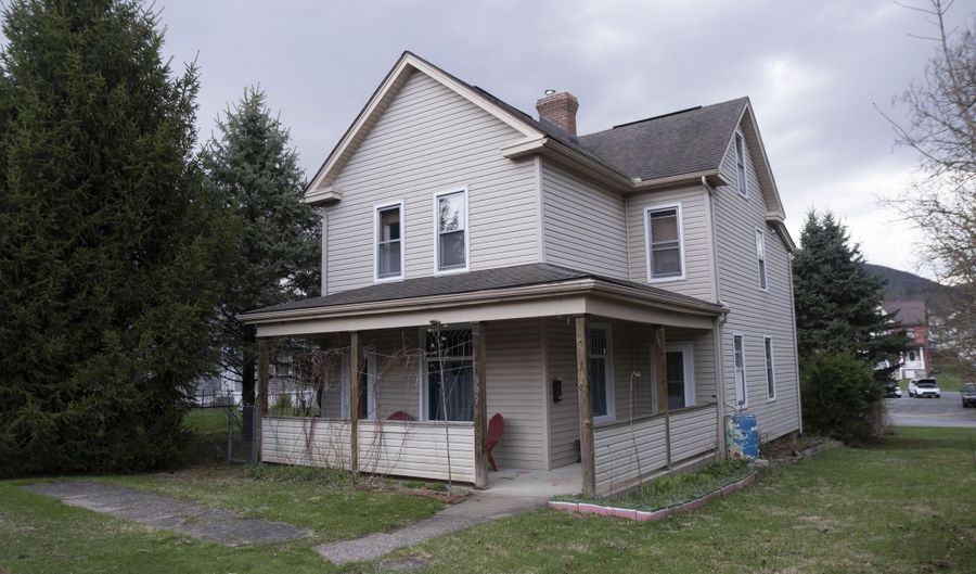305 E Logan Ave, Altoona, PA 16602 - 2 Beds, 1 Bath