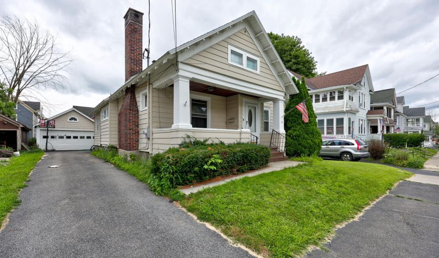 10 Arnold Ave, Amsterdam, NY 12010 - 4 Beds, 1 Bath