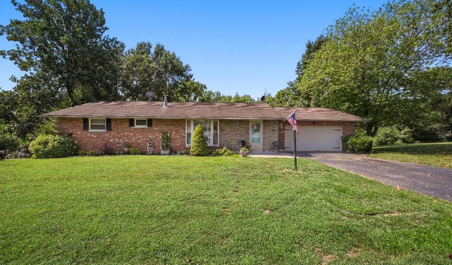 107 Farrar Dr, Aurora, IN 47001 - 3 Beds, 3 Bath