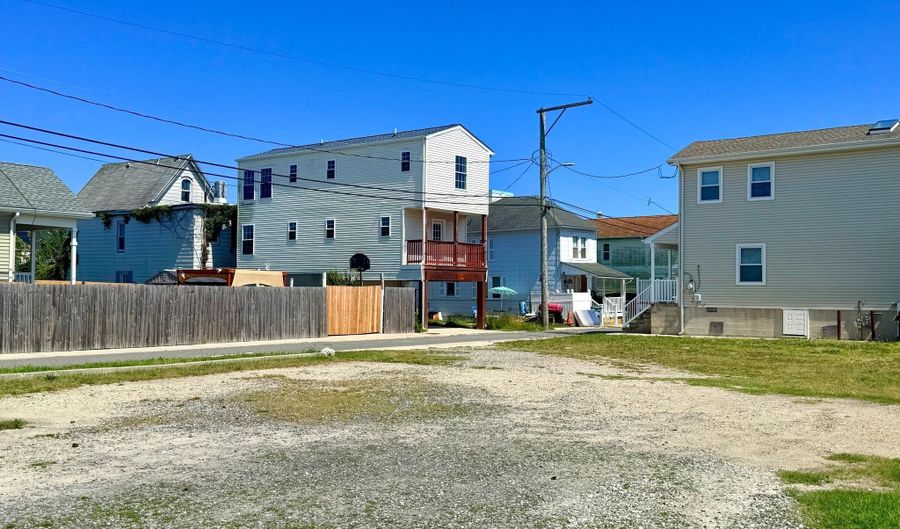 131 N CONGRESS Ave, Atlantic City, NJ 08401 - 3 Beds, 3 Bath