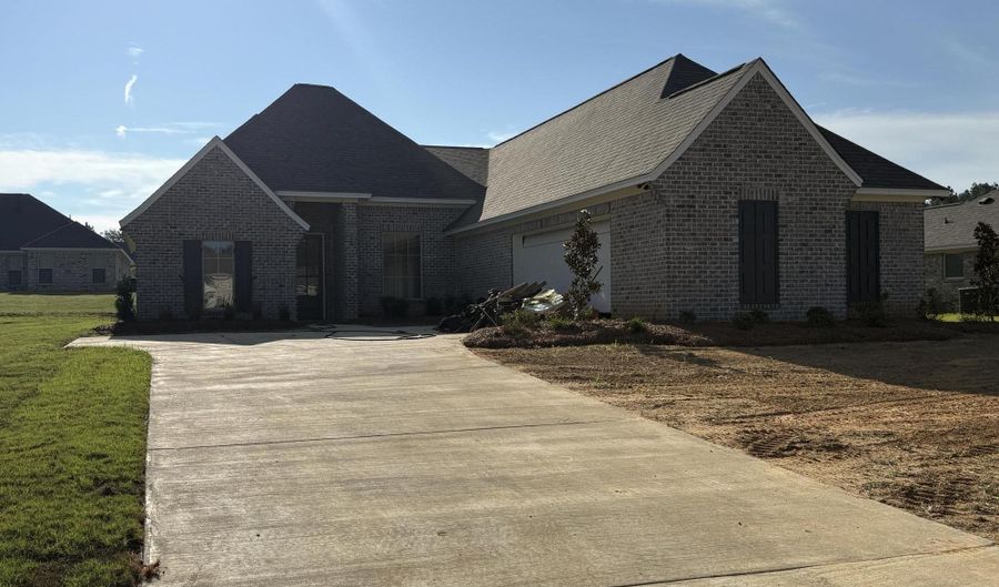229 Jasmine Cove Cir, Brandon, MS 39042 - 4 Beds, 2 Bath