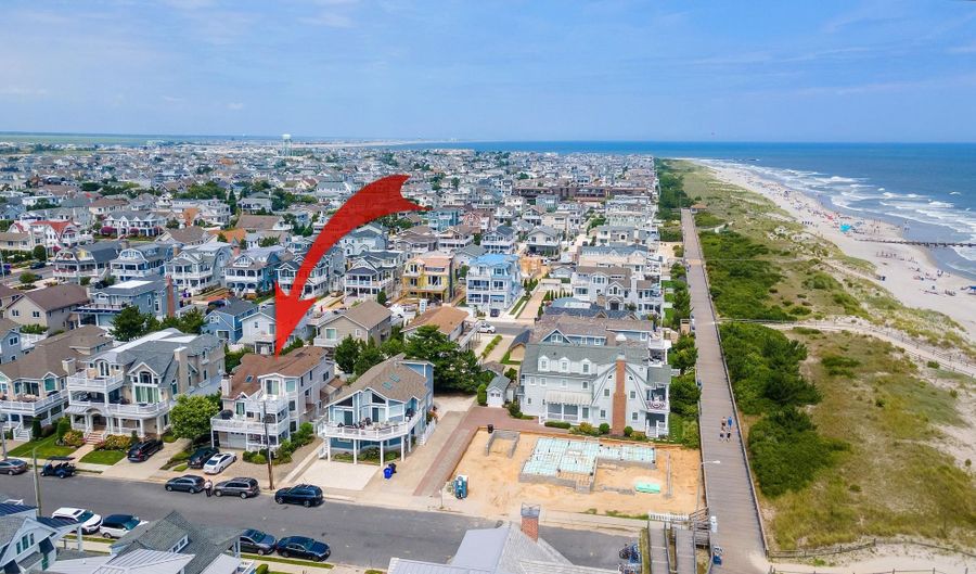 53 E 25th St, Avalon, NJ 08202 - 5 Beds, 4 Bath