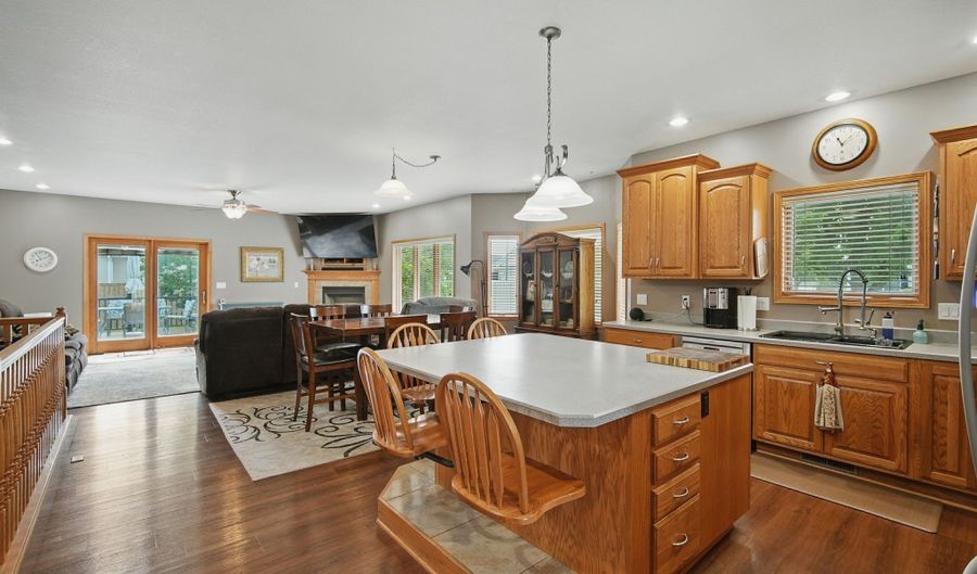 4942 Hemingway Dr, Ames, IA 50014 - 4 Beds, 3 Bath