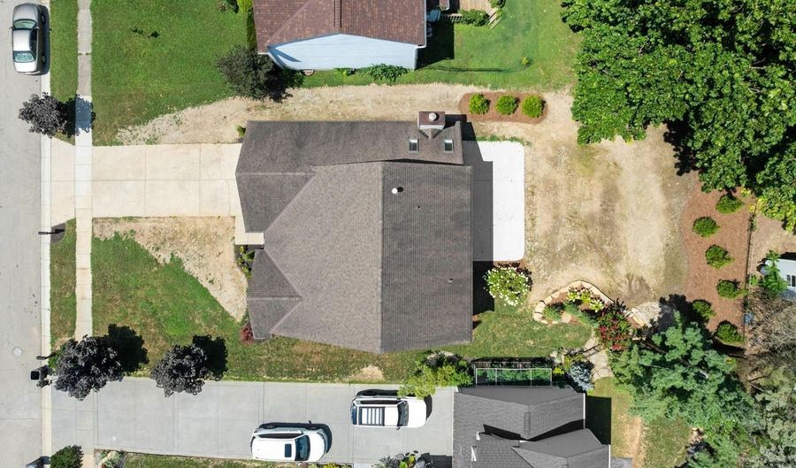 8240 Woodglen Dr, Anderson Twp., OH 45255 - 3 Beds, 3 Bath