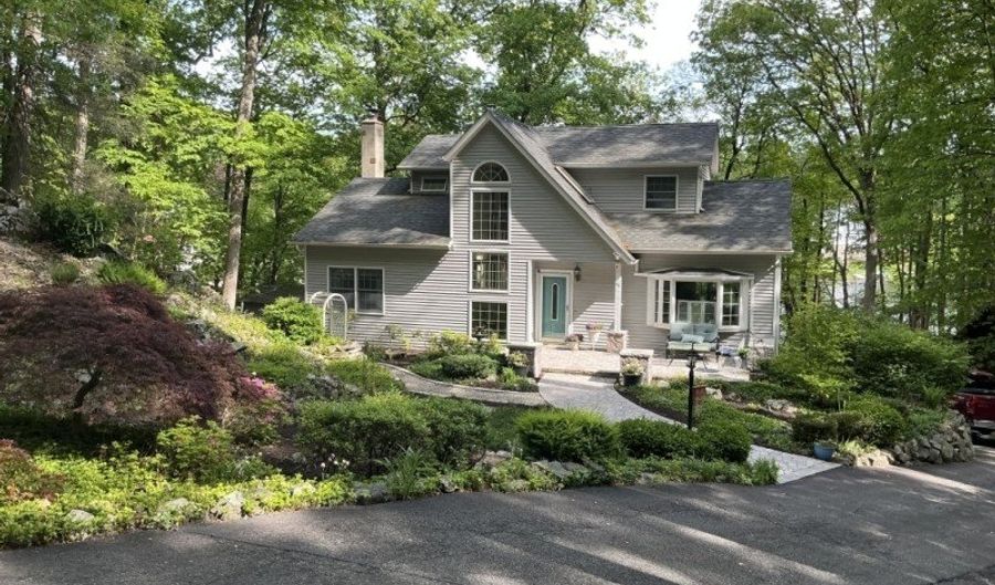 48 Hemlock Ave, Andover, NJ 07860 - 4 Beds, 3 Bath