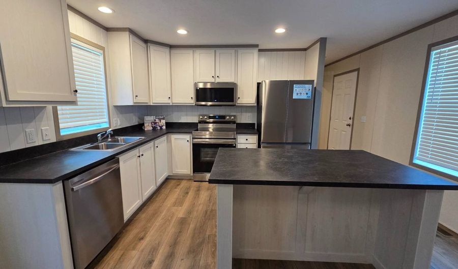 68 Rex Aire Ct, Arnold, MO 63010 - 3 Beds, 2 Bath