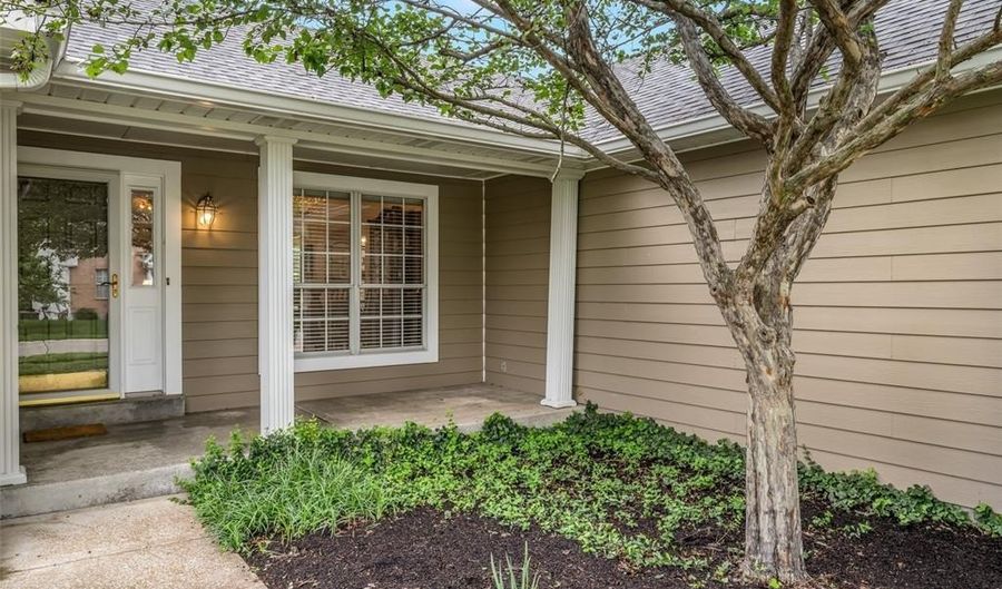 305 Arbor Glen Dr, Ballwin, MO 63021 - 3 Beds, 3 Bath