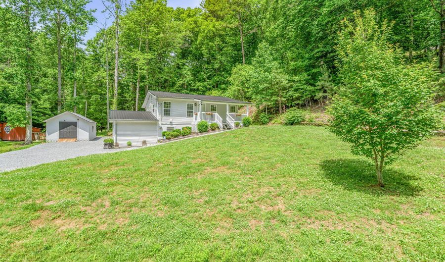 825 County Road 82, Athens, TN 37303 - 3 Beds, 2 Bath