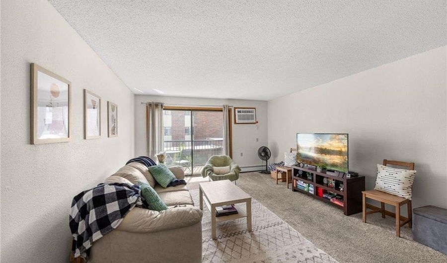 4 Pine Tree Dr 212, Arden Hills, MN 55112 - 1 Beds, 1 Bath