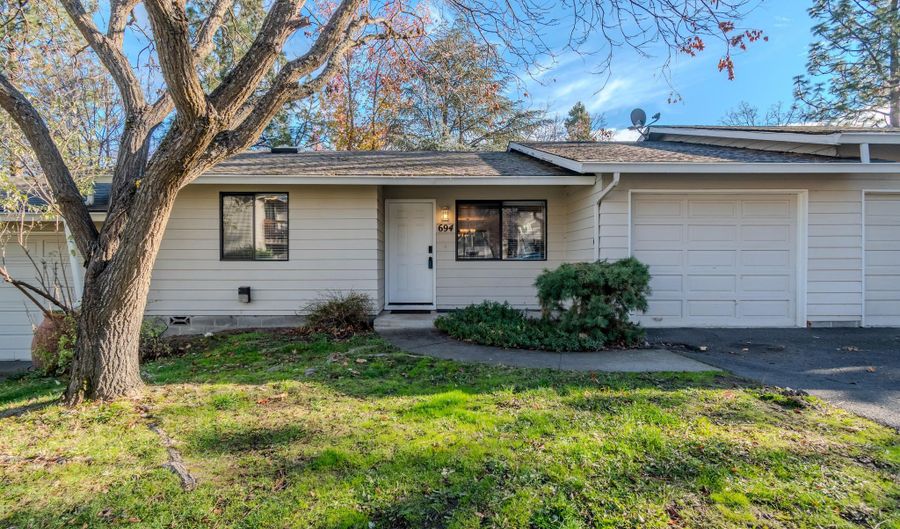 694 Normal Ave, Ashland, OR 97520 - 2 Beds, 1 Bath