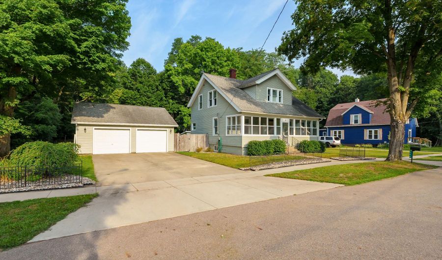200 Highland Ave, Allegan, MI 49010 - 2 Beds, 2 Bath