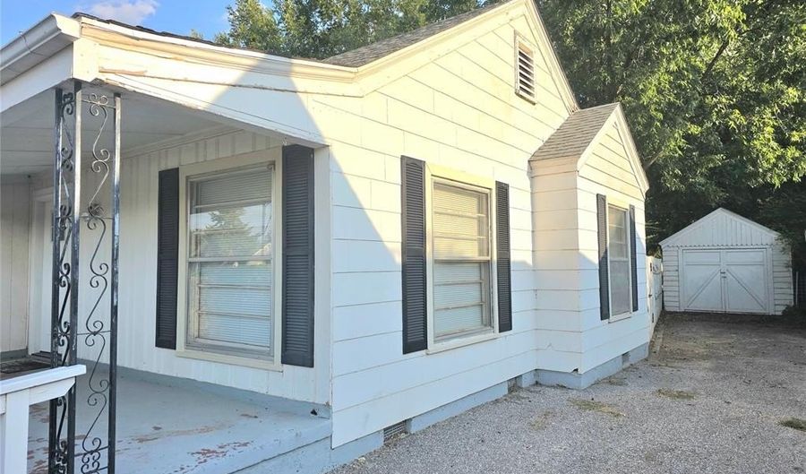 808 E Elm St, Altus, OK 73521 - 2 Beds, 1 Bath