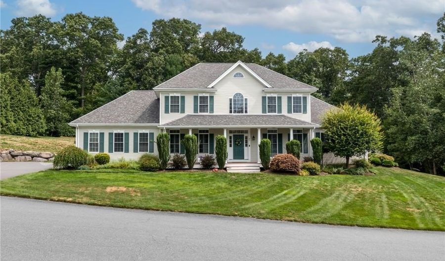 31 Bourque Rd, Cumberland, RI 02864 - 5 Beds, 4 Bath