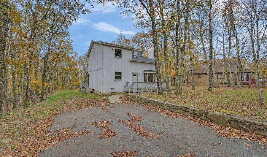 38 Spokane Rd, Albrightsville, PA 18210 - 3 Beds, 2 Bath