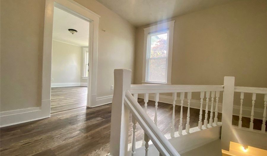 69 Oakdale Ave 2, Akron, OH 44302 - 3 Beds, 2 Bath