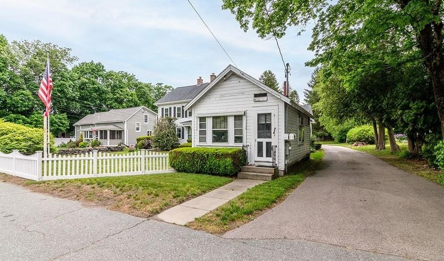 385 Ten Rod Rd, North Kingstown, RI 02852 - 4 Beds, 3 Bath