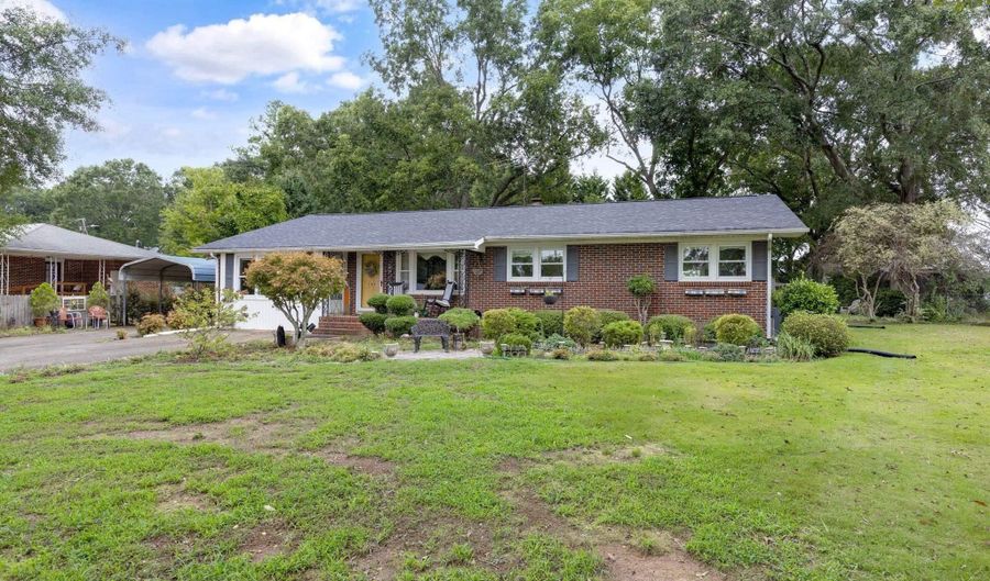 137 Selwyn Dr, Anderson, SC 29625 - 3 Beds, 2 Bath