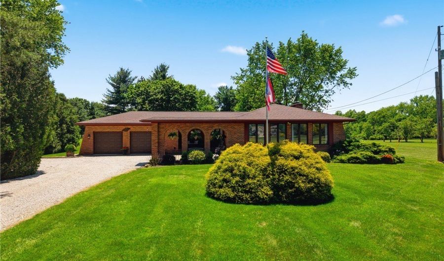 4150 Laubert Rd, Atwater, OH 44201 - 3 Beds, 3 Bath