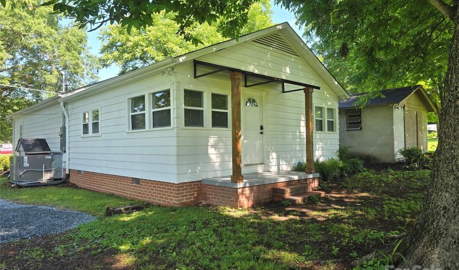 616 Laurel St, Albemarle, NC 28001 - 3 Beds, 2 Bath