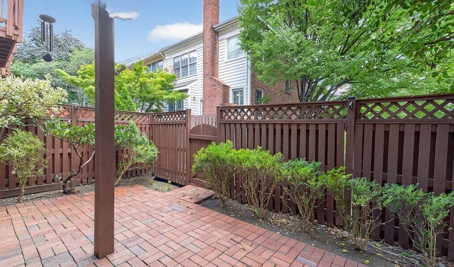 4627 KNIGHT Pl, Alexandria, VA 22311 - 3 Beds, 3 Bath