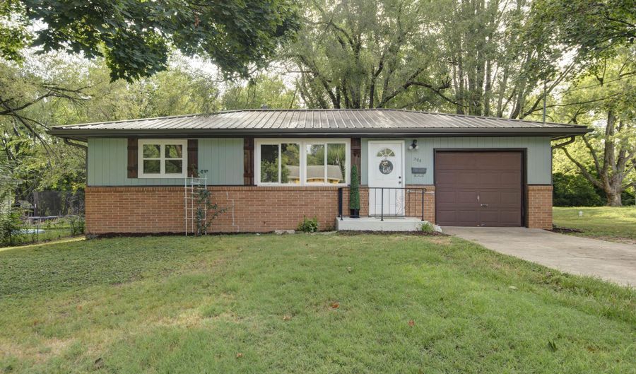 308 S Rinker Ave, Aurora, MO 65605 - 2 Beds, 1 Bath