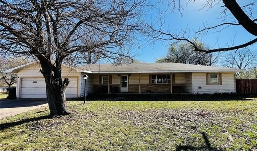 306 N Cherokee St, Beggs, OK 74421 - 3 Beds, 2 Bath
