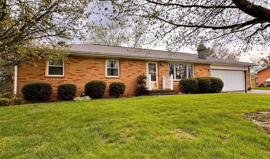 1484 Lambert St, Alliance, OH 44601 - 3 Beds, 2 Bath