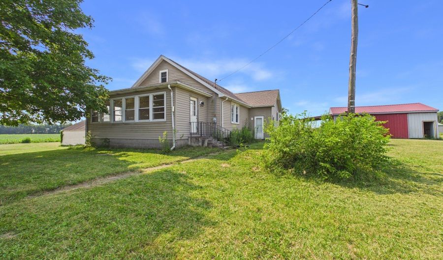 1715 E 800 N, Alexandria, IN 46001 - 2 Beds, 2 Bath