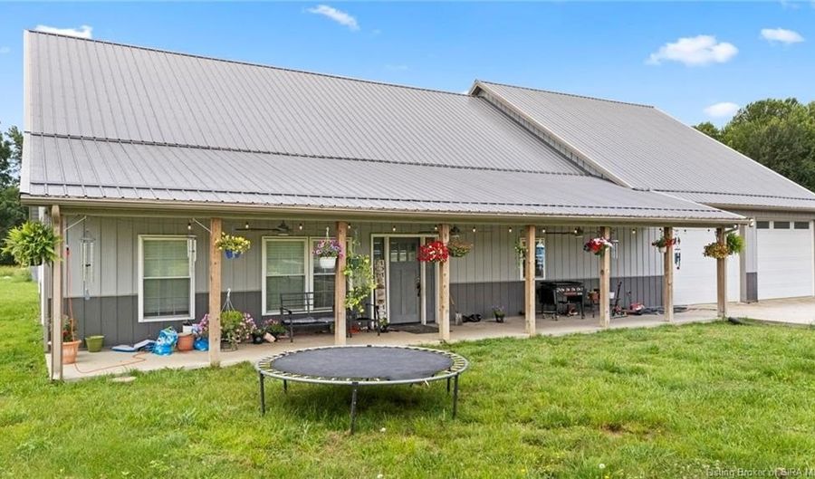 1912 Burns Ct, Austin, IN 47102 - 5 Beds, 4 Bath