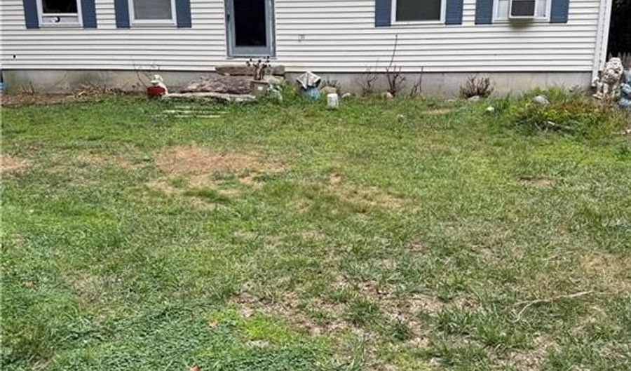 83 Long Hwy, Little Compton, RI 02837 - 2 Beds, 1 Bath
