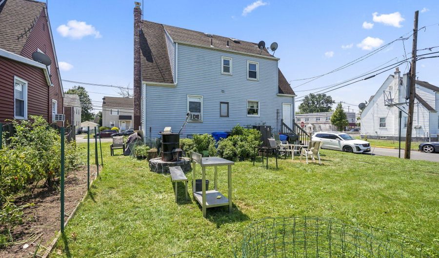 40 Avenel St, Avenel, NJ 07001 - 4 Beds, 2 Bath