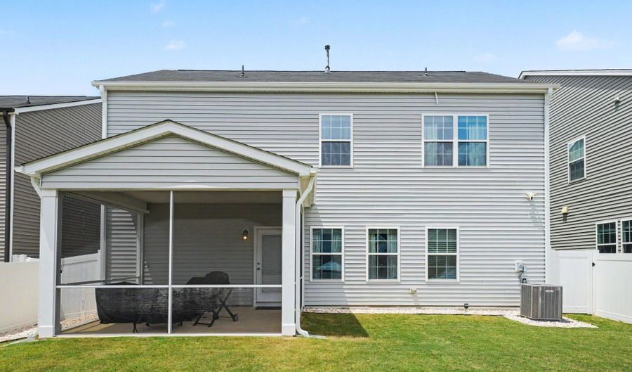 1033 Bellewood Park Dr, Angier, NC 27501 - 4 Beds, 3 Bath