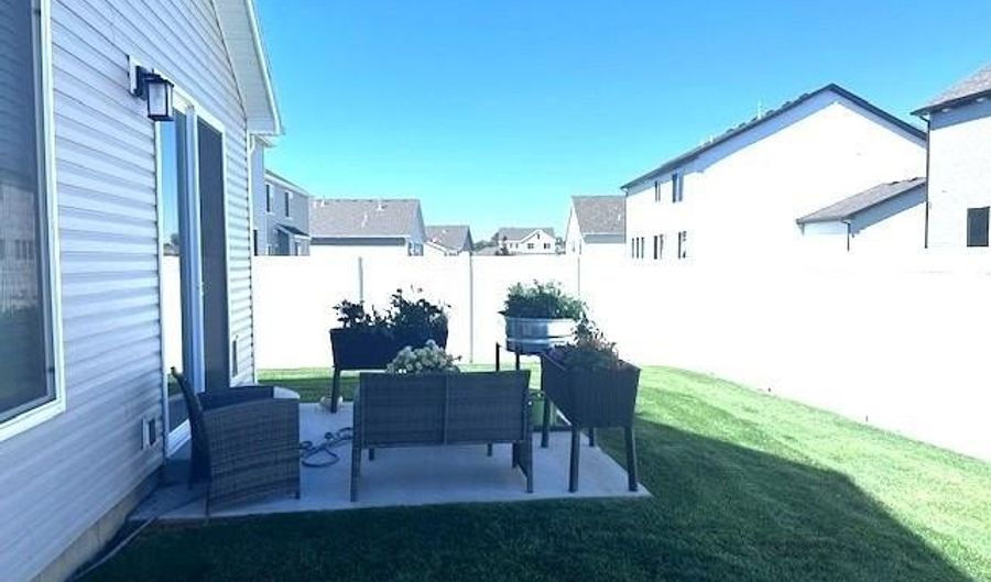 2967 Sydney, Ammon, ID 83406 - 3 Beds, 2 Bath
