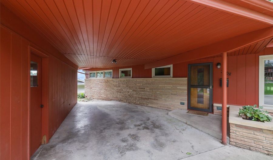 3908 Muskogee Ave, Des Moines, IA 50312 - 3 Beds, 2 Bath