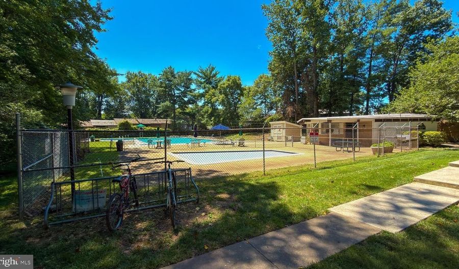 4909 AMERICANA Dr #T6, Annandale, VA 22003 - 2 Beds, 1 Bath