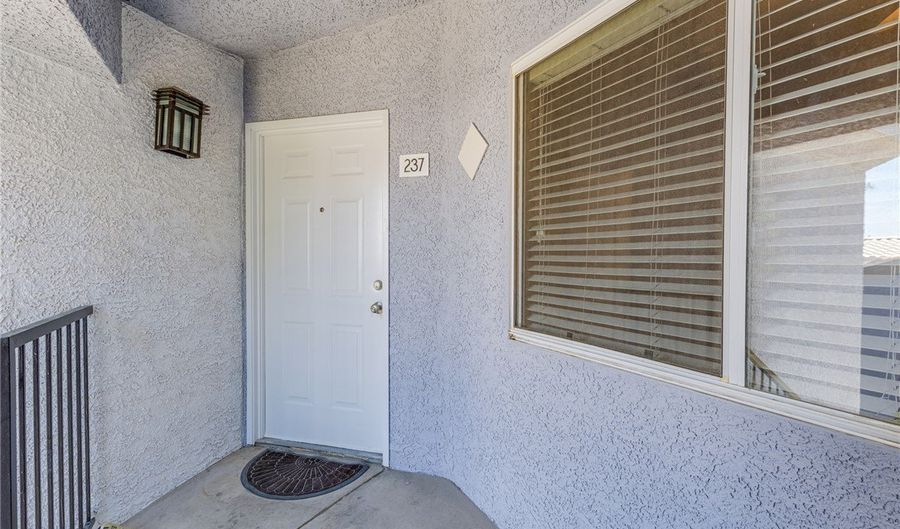 8400 W Charleston Blvd 237, Las Vegas, NV 89117 - 3 Beds, 2 Bath