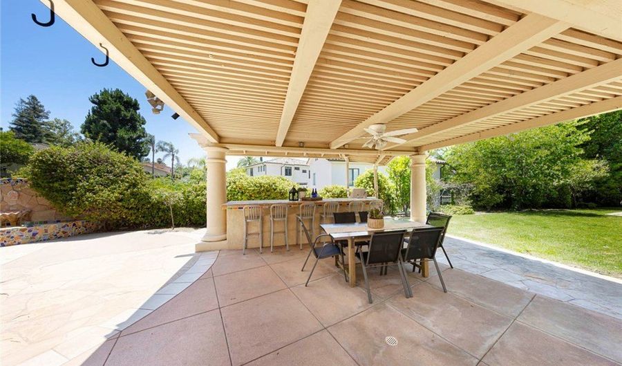185 S Trish Ct, Anaheim, CA 92808 - 5 Beds, 5 Bath