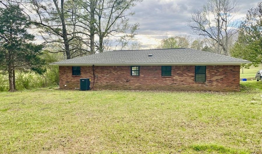 410 Richards St, Vardaman, MS 38878 - 3 Beds, 2 Bath