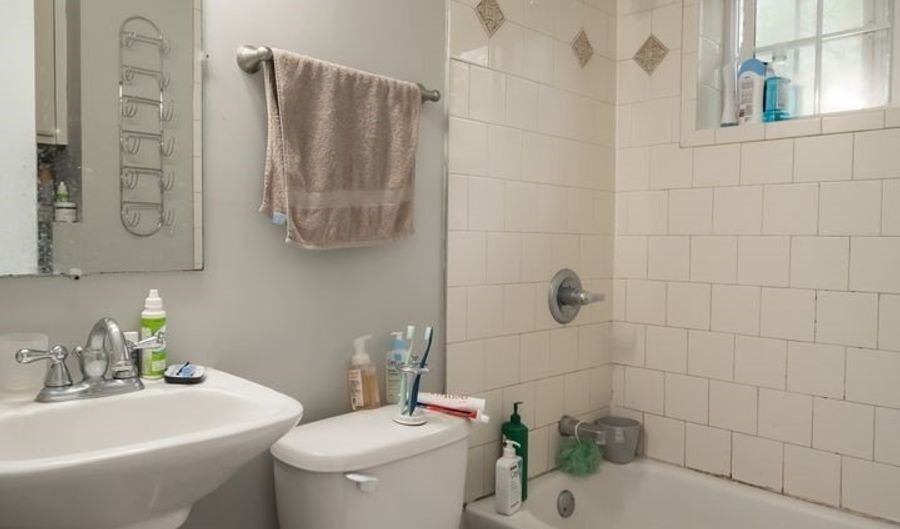 2018 S Milledge Ave 1, Athens, GA 30605 - 2 Beds, 1 Bath