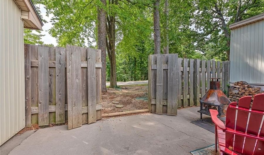19 Mellor Ln, Bella Vista, AR 72715 - 3 Beds, 2 Bath