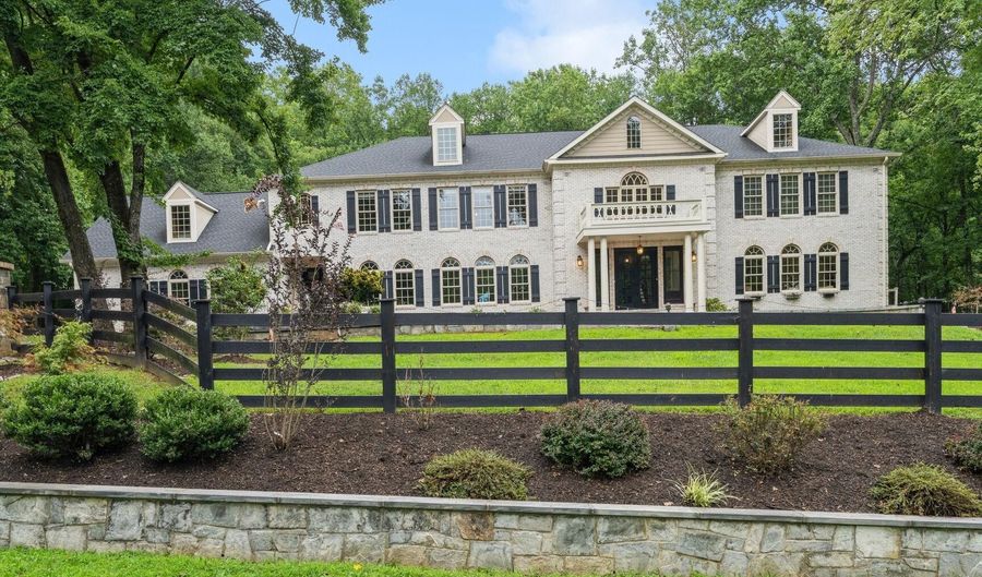 10813 LOCKLAND Rd, Potomac, MD 20854 - 7 Beds, 9 Bath