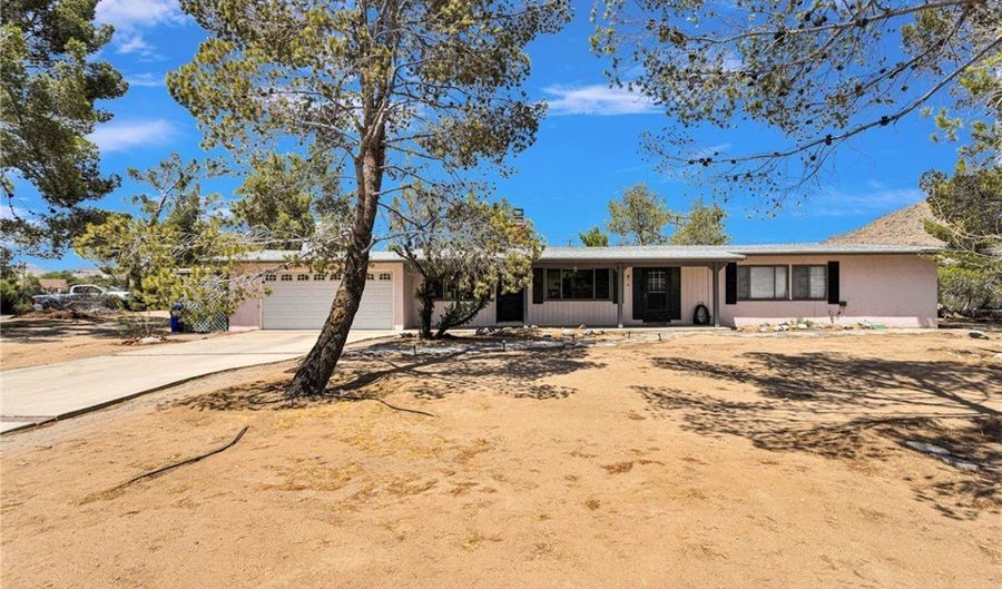 19282 Allegheny Rd, Apple Valley, CA 92307 - 3 Beds, 2 Bath