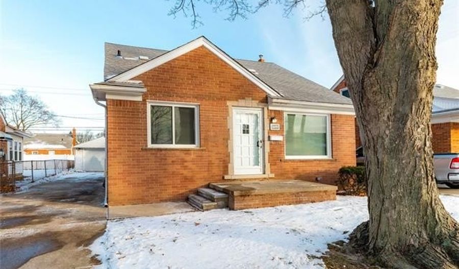 9255 Hubert Ave, Allen Park, MI 48101 - 3 Beds, 2 Bath