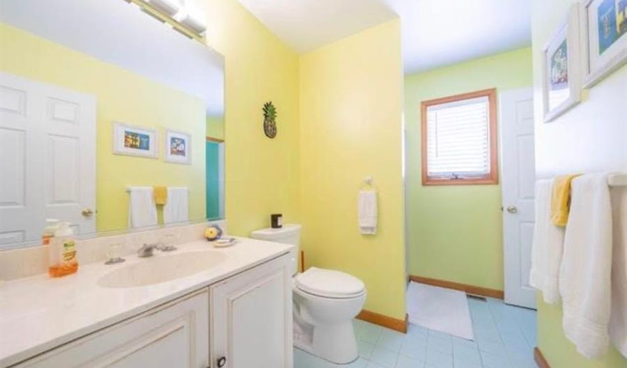 141 8th St, Avalon, NJ 08202 - 4 Beds, 2 Bath